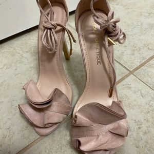 Lola shoetique size 7 no box